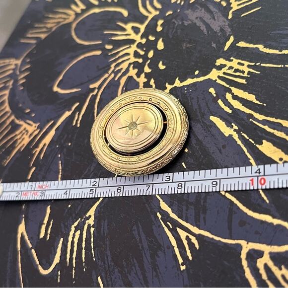 Vintage AVON Precious Gold Pin with Tiny Sparkling Faux Diamond Stone C1 - Picture 8 of 8